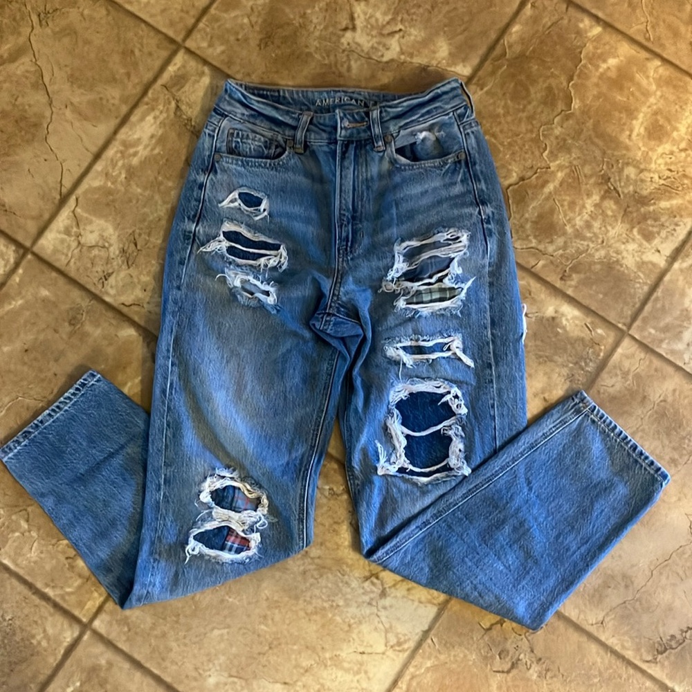 American Eagle mom Distressed Light Blue Women's Jeans.